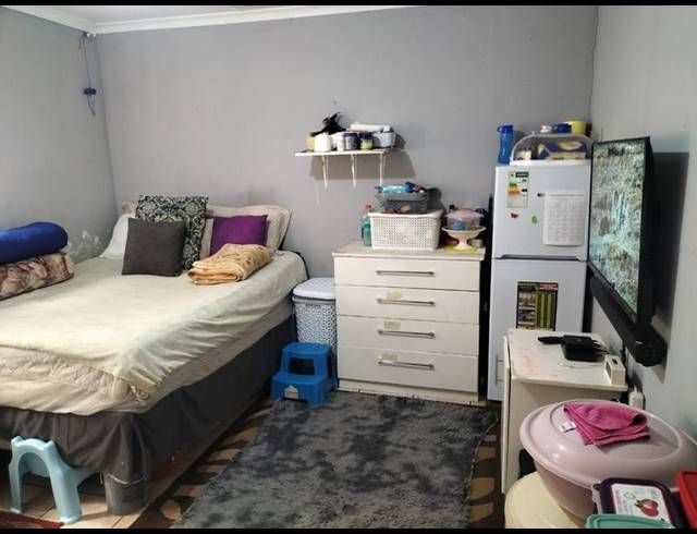 7 BEDROOM HOUSE FOR SALE IN VREDEDORP